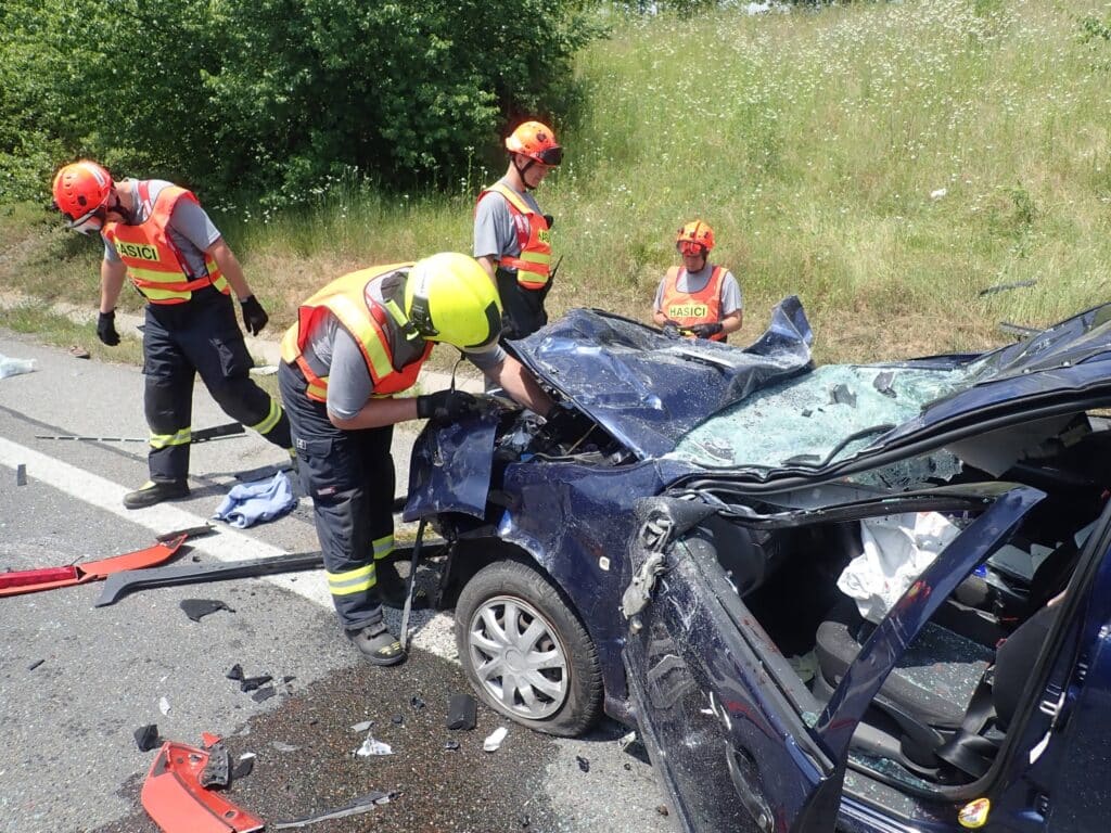 Tragická nehoda u Zlechova na Uherskohradišťsku. Foto: HZS Zlín