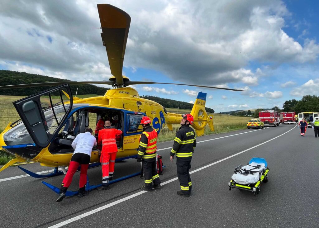 Vážná nehoda dvou škodovek u Drslavic. Foto: ZZS Zlínského kraje