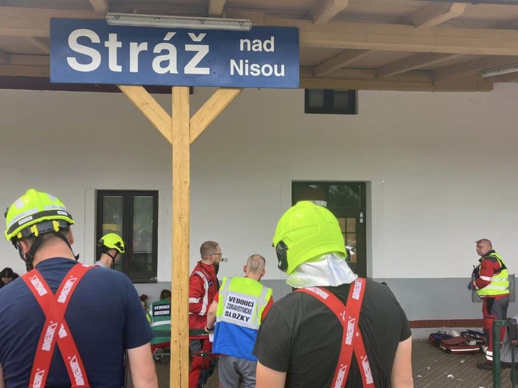Nehoda vlaku a nákladního vozu ve Stráži nad Nisou. Foto: HZS