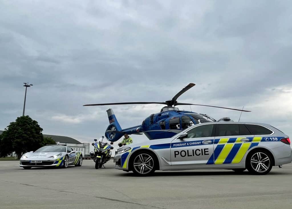 Policejní technika vyjela do terénu. Foto: PČR