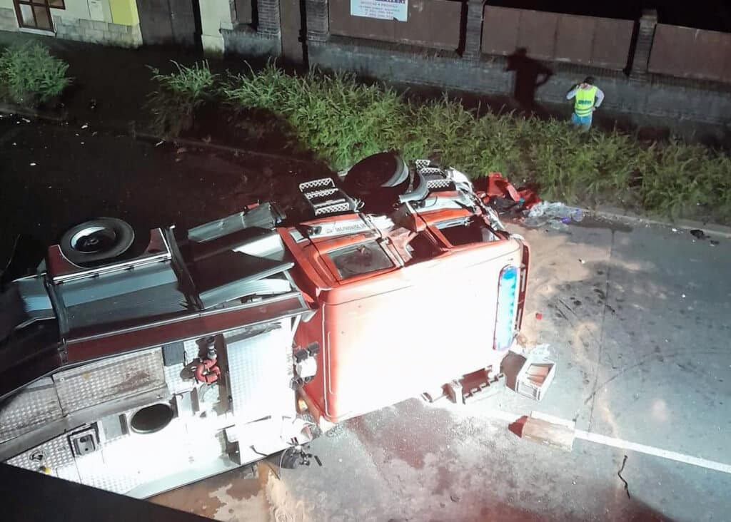 Kolínští hasiči měli cestou k zásahu tragickou nehodu. Foto: HZS