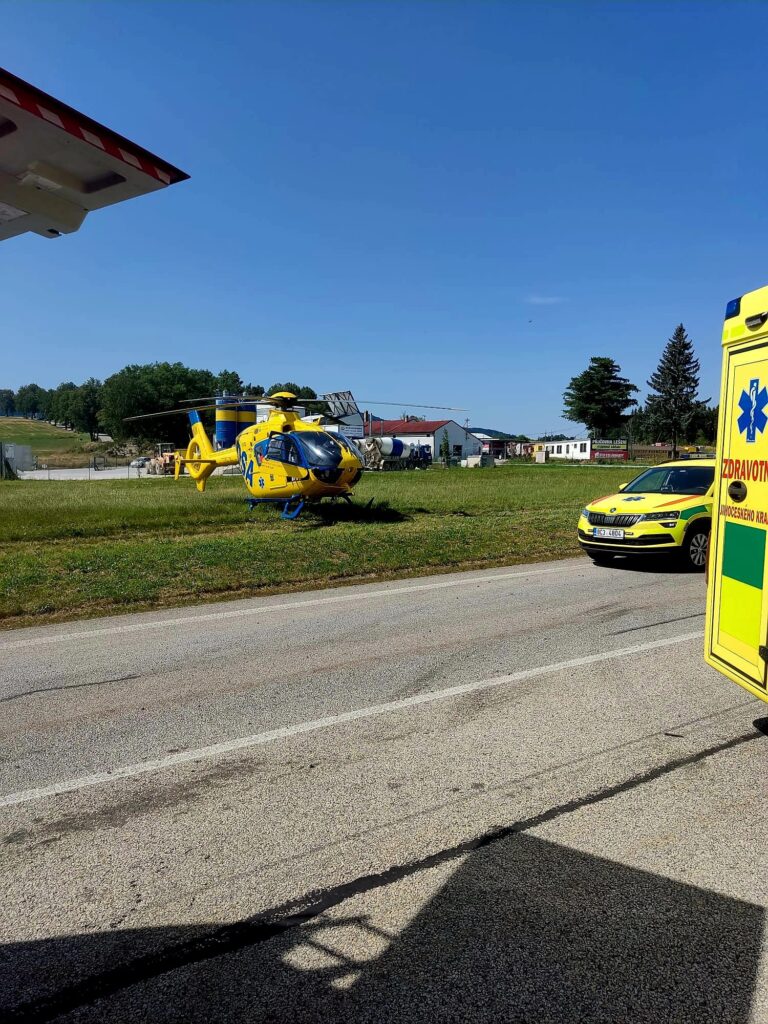 Tragická nehoda v Kaplici. Zemřeli tři lidé. Foto: HZS