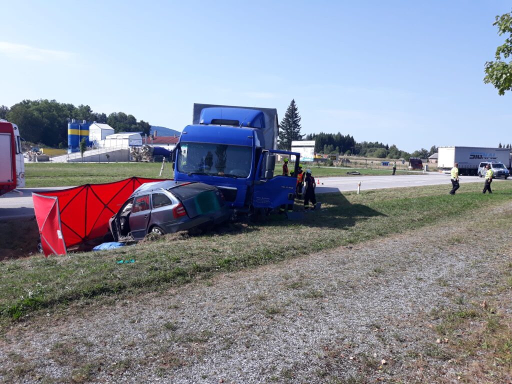 Tragická nehoda v Kaplici. Zemřeli tři lidé. Foto: PČR