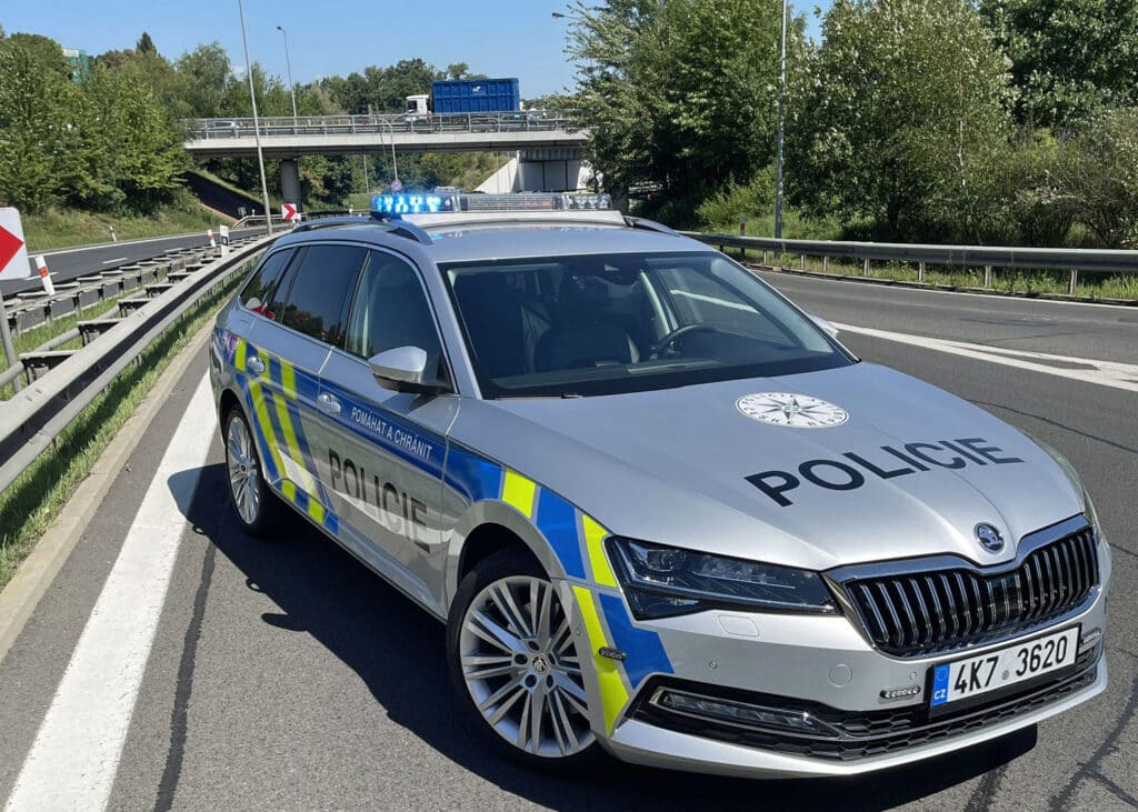 Tragická nehoda uzavřela průtah Karlovými Vary. Foto: PČR