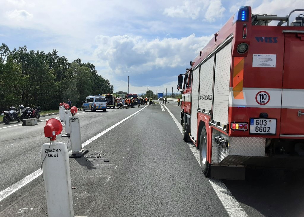 Vážná nehoda motorky v Mostě. Foto: HZS