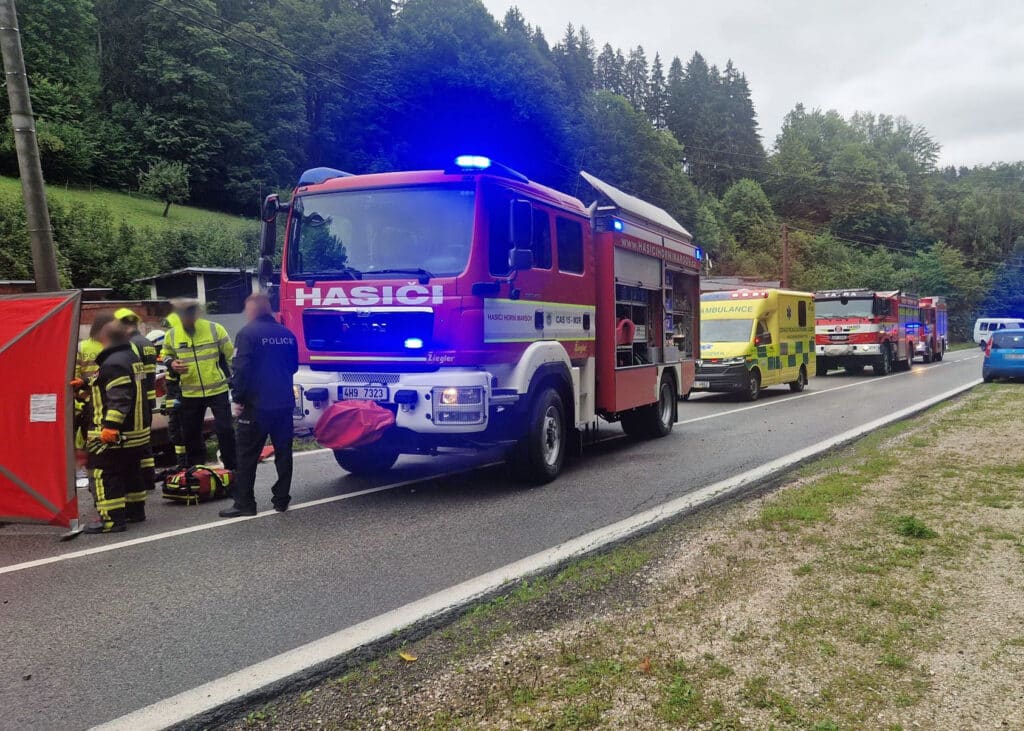 Tragická nehoda ve Svobodě nad Úpou. Foto: Hasiči obce Horní Maršov