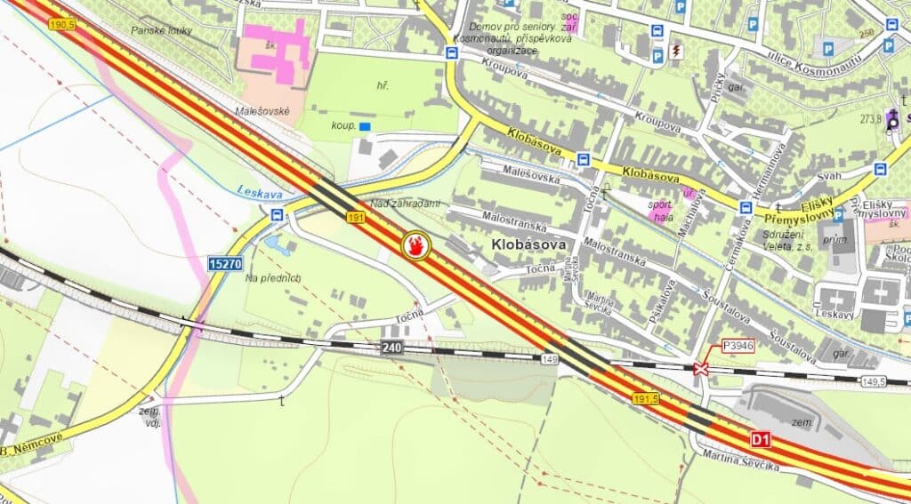 Na dálnici D1 shořelo auto. Foto: HZS