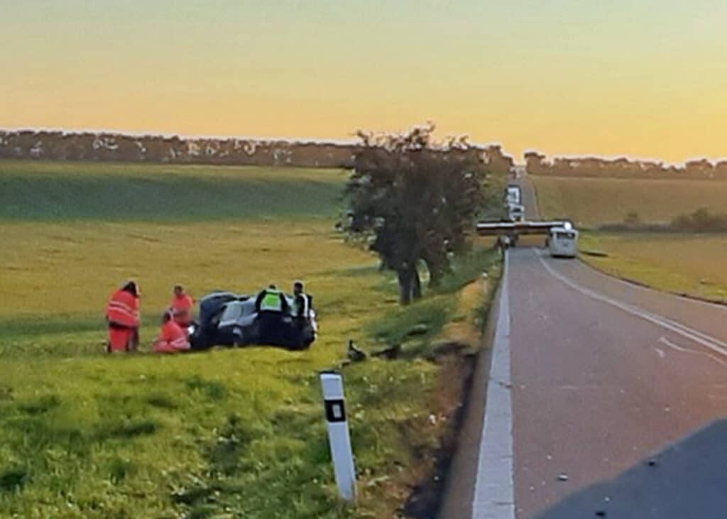 Vážná nehoda dvou aut a autobusu u Pohořelic na Znojemsku. Foto: PČR