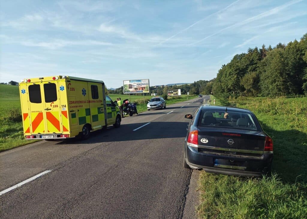 Nehoda motorky mezi Zlínem - Vršavou a Fryštákem. Foto: ZZS ZLK