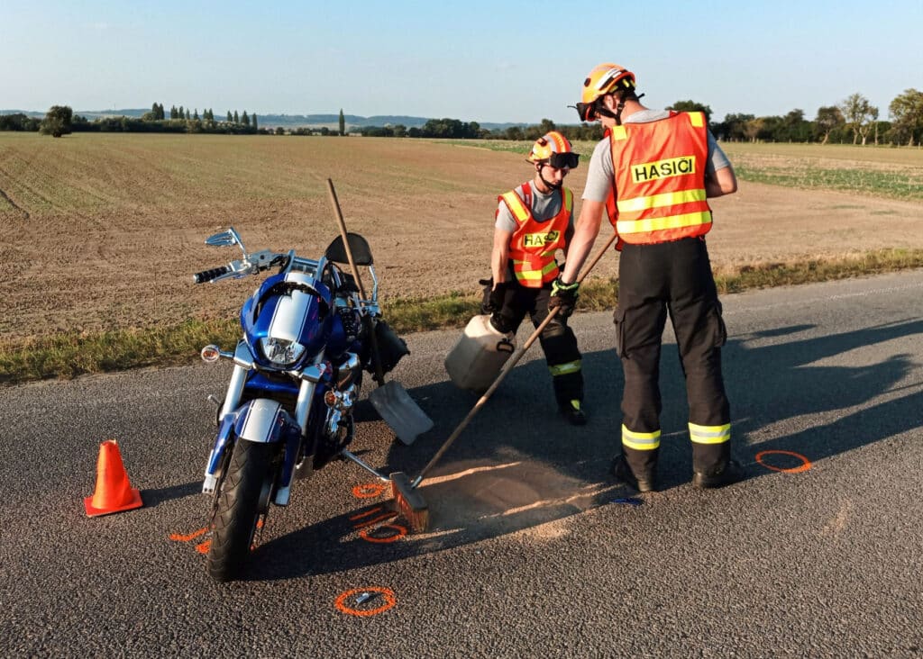 Tragická nehoda motorky u Třebětic na Kroměřížsku. Foto: HZS ZLK