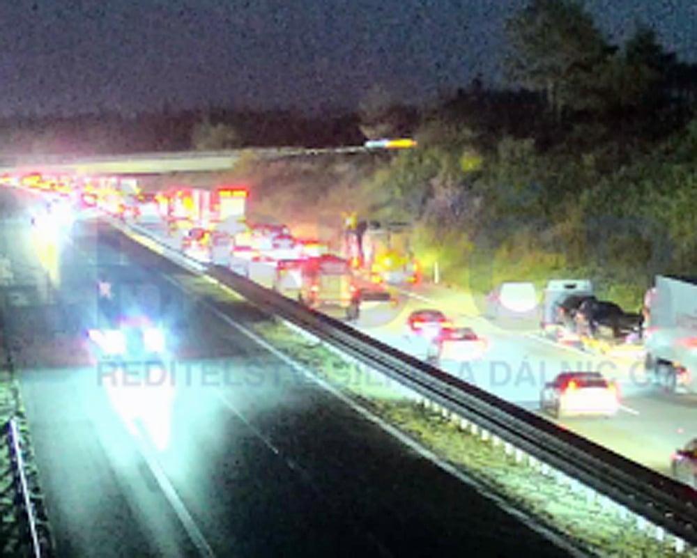 Kolona na 115. kilometru dálnice D1 v pátek večer. Zdroj: kamery ŘSD