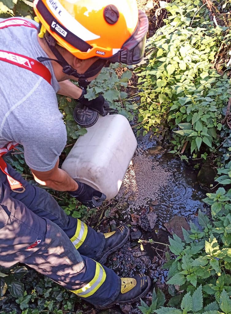 Nehoda traktoru v Loukově na Kroměřížsku. Foto: HZS ZLK