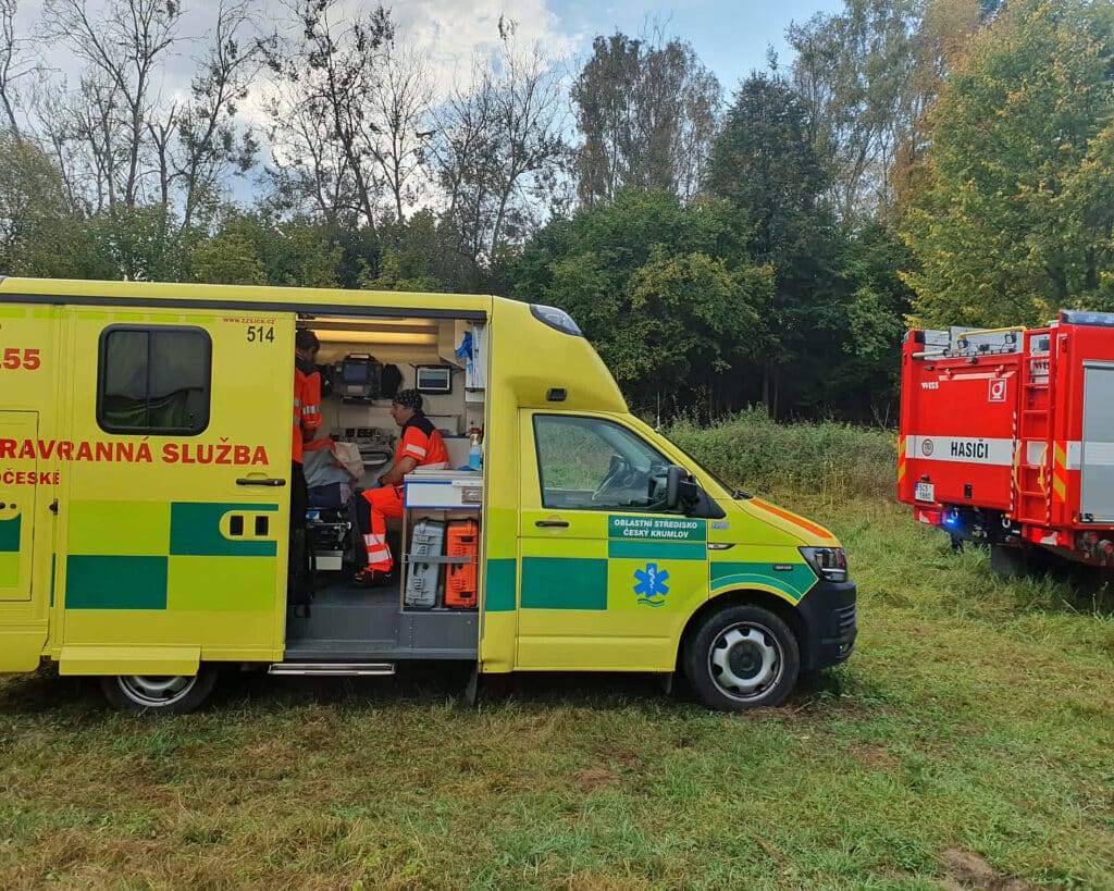 Vlak srazil muže u Kájova na Českokrumlovsku. Foto: ZZS JČK