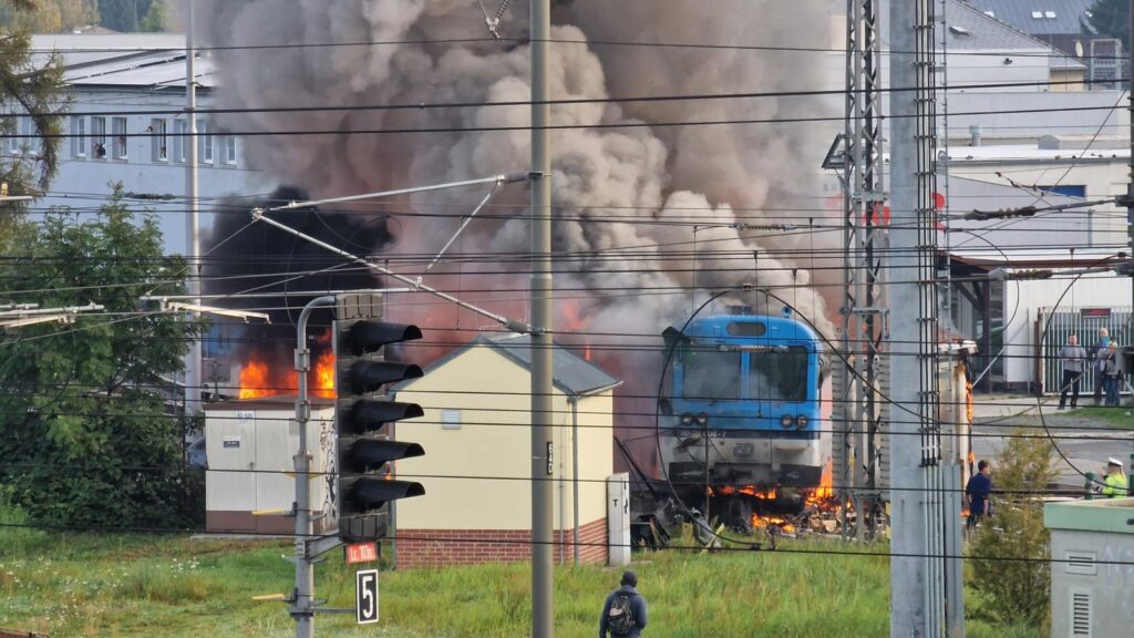 Nehoda vlaku a náklaďáku v Divišově ulici v Olomouci. Zdroj: České dráhy