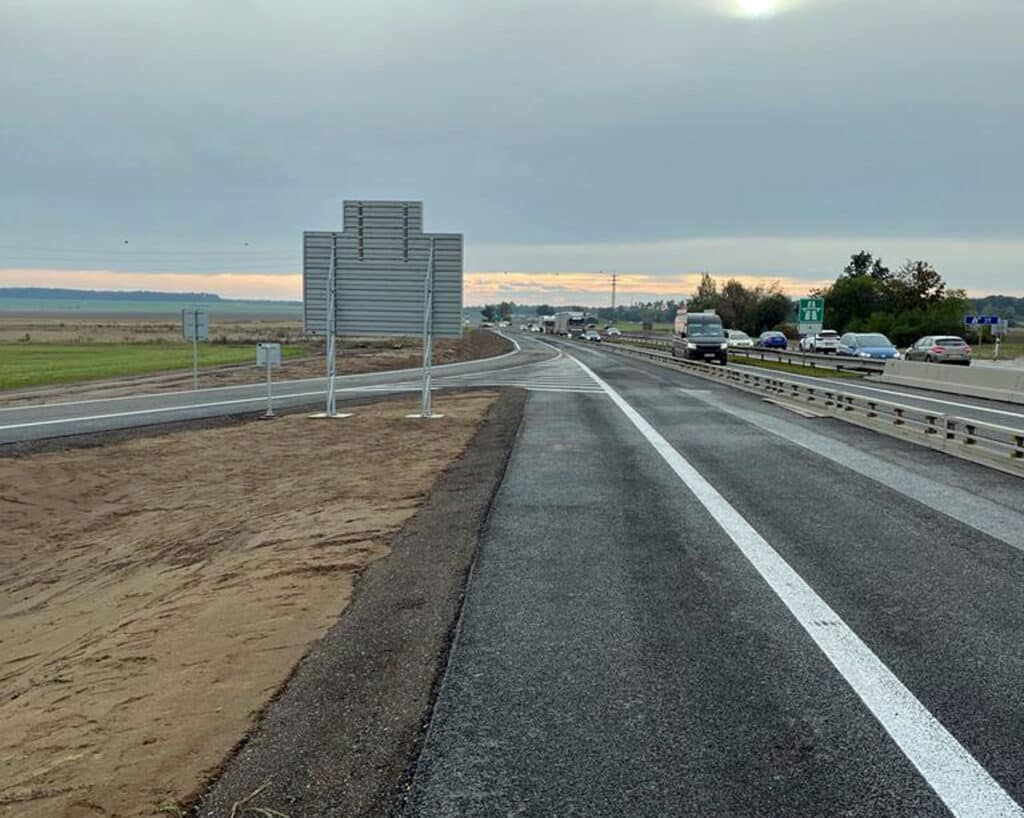 Nový sjezd z D10 na Nymburk a Mělník. Foto: ŘSD