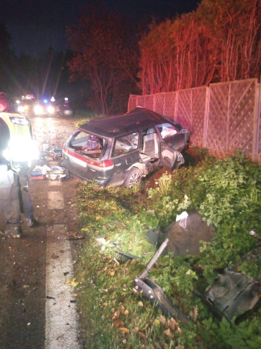 Vážná nehoda auta a kamionu u Dvora Králové. Foto: HZS