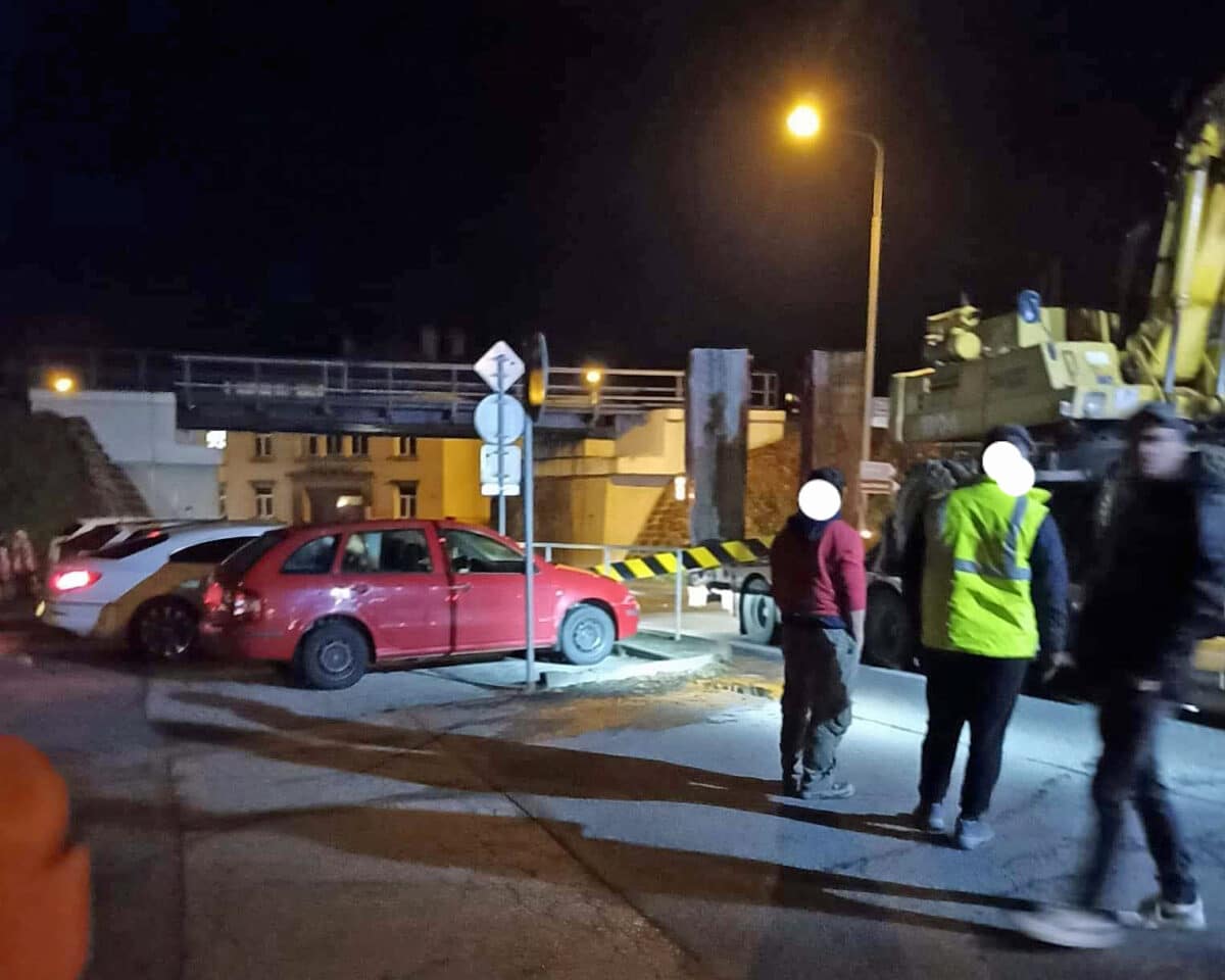 Nehoda kamionu do mostu v Nové Pace. Foto:  FB/Stanislav Angels Zwias