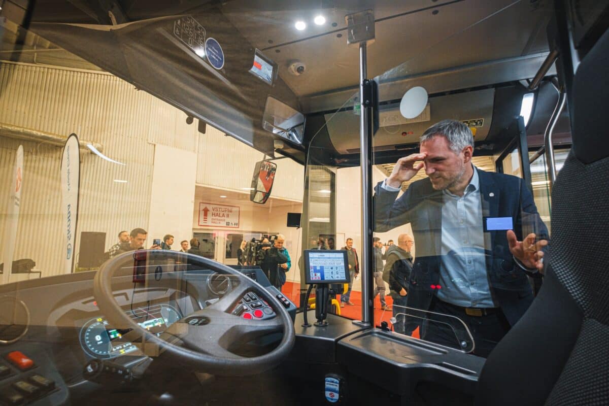 Nejdelší trolejbus v ČR bude vozit cestující na pražské letiště. Zdroj: magistrát Praha