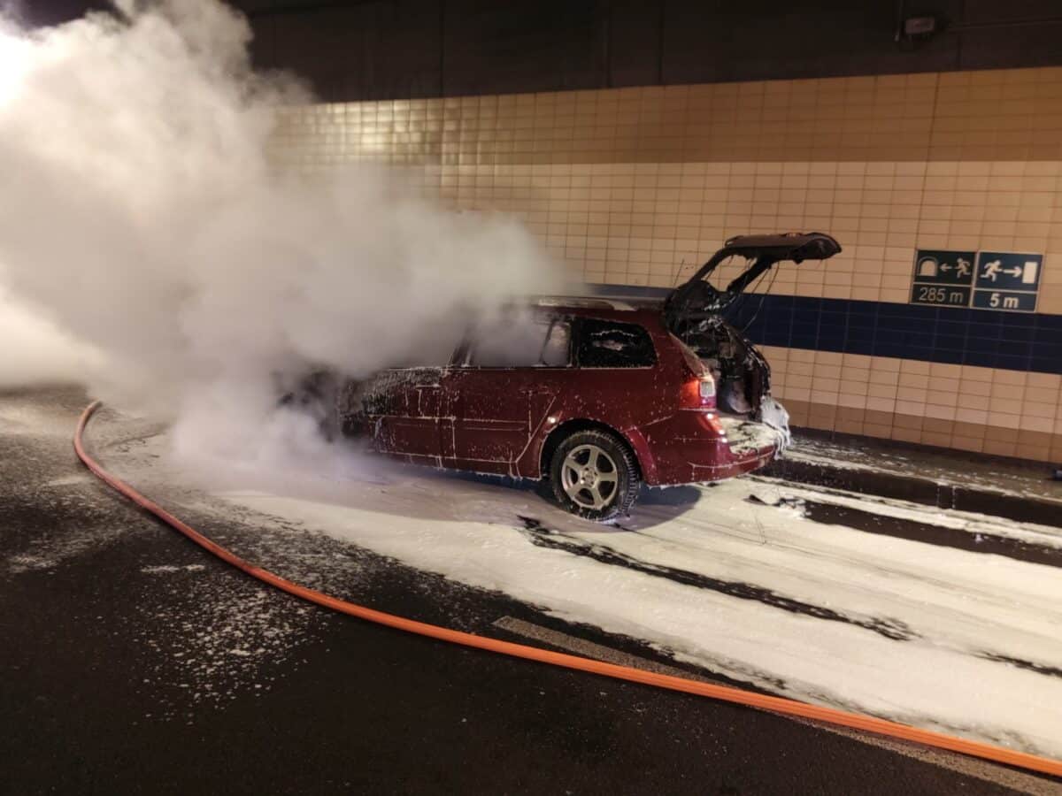 Požár v Bubenečském tunelu v Praze. Foto: HZS Praha