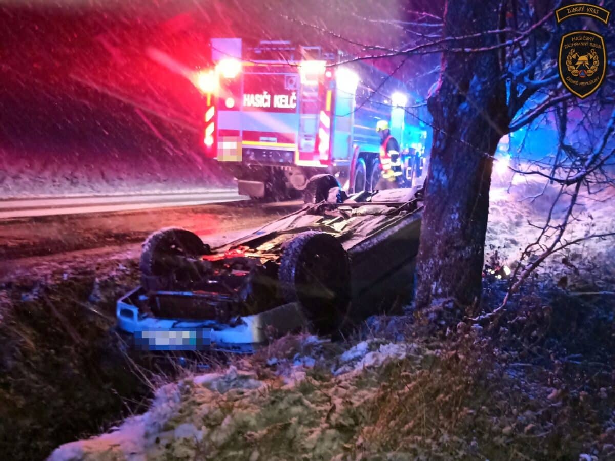 Velké množství nehod řešili hasiči na Zlínsku. Foto: HZS