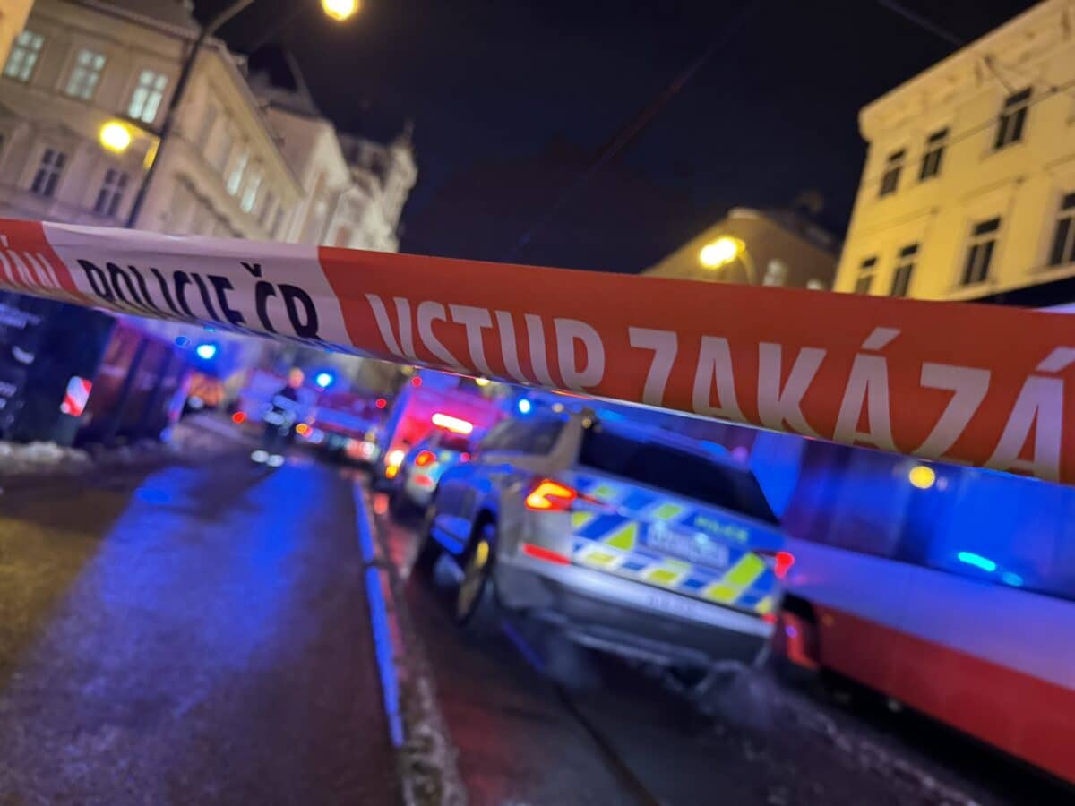 Tramvaj v Praze na Národní třídě srazila dva chodce. Foto: HZS