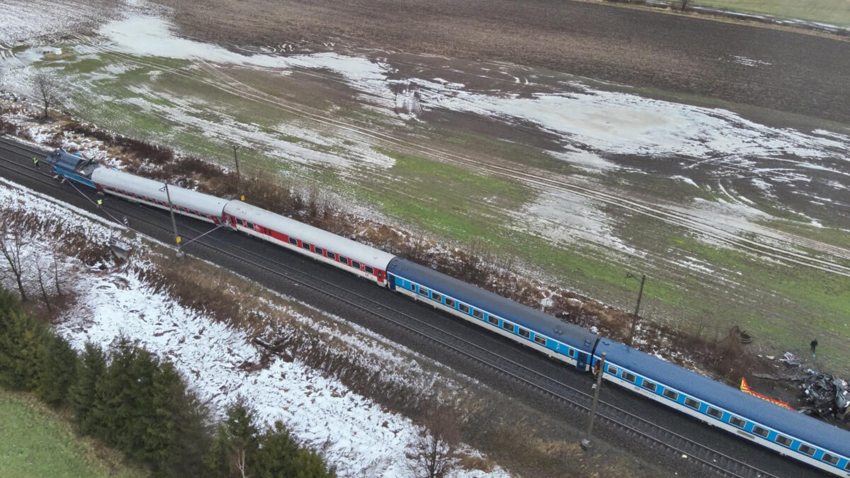 Nehoda vlaku a nákladního auta u Karviné. Foto: PČR