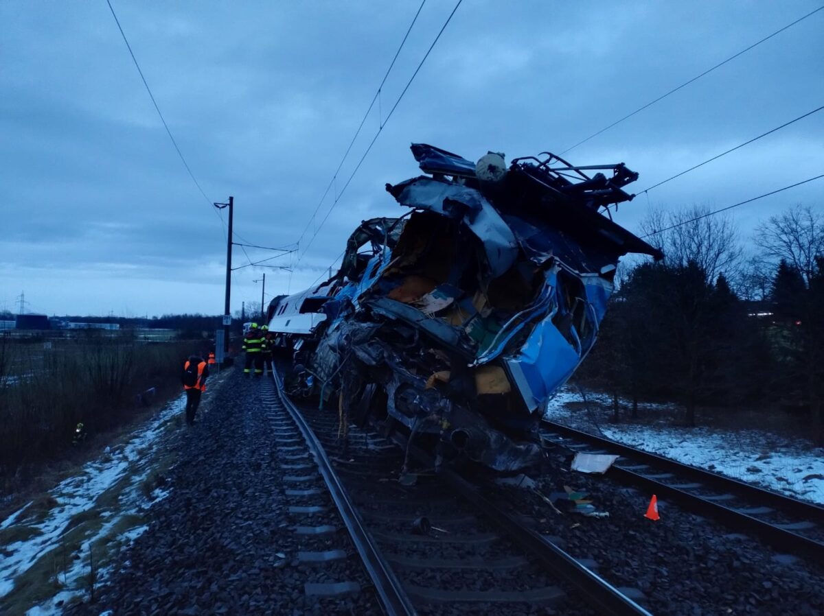 Nehoda vlaku a nákladního auta u Karviné. Foto: Drážní inspekce