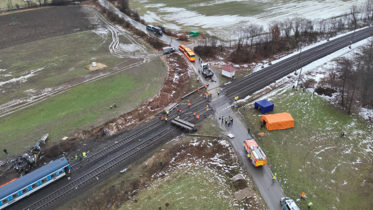 Nehoda vlaku a nákladního auta u Karviné. Foto: PČR