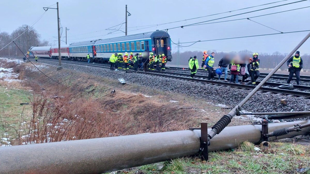 Nehoda vlaku a nákladního auta u Karviné. Foto: PČR