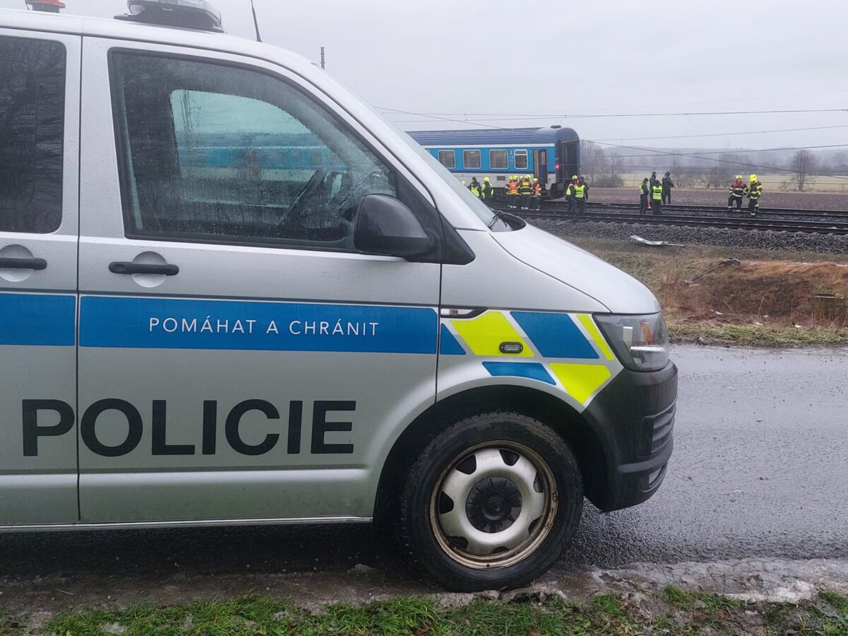 Nehoda vlaku a nákladního auta u Karviné. Foto: PČR