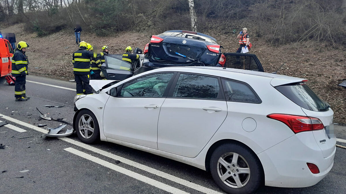 Hromadná nehoda u Bystřice na Benešovsku. Foto: HZS