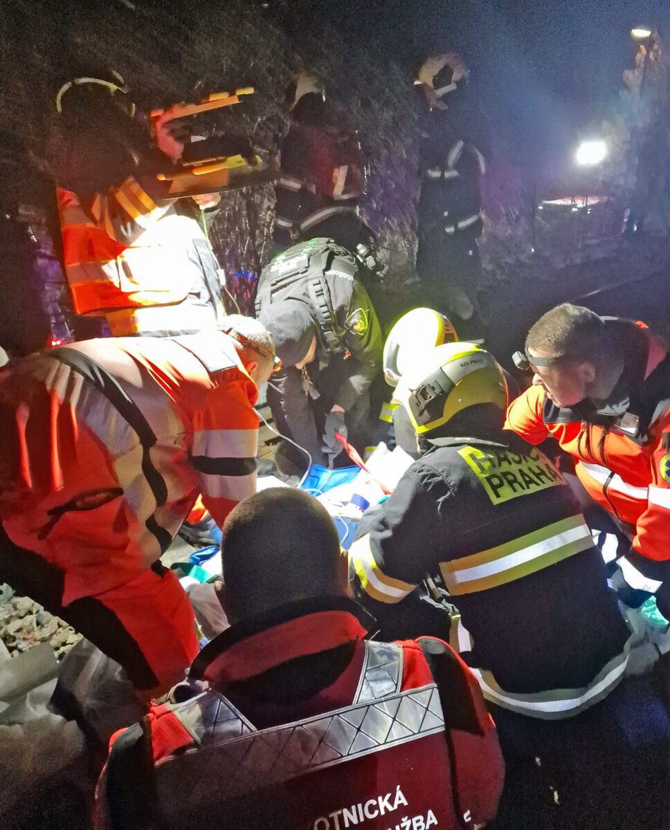 Vlak u Vraného nad Vltavou srazil ženu, přišla o nohu. Foto: ASČR