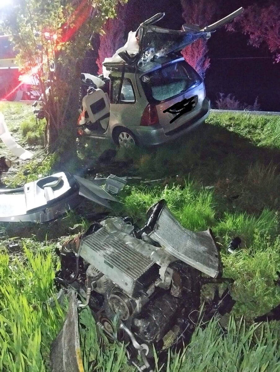 Tragická nehoda mladého řidiče u Cohustníkova Hradiště. Foto: FB/Bouračky kolem Miletína