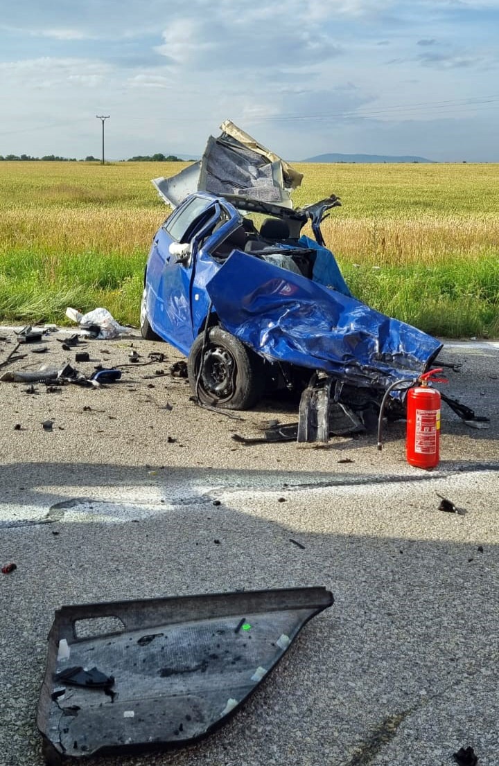 Tragická nehoda auta a kamionu u Libějovic. Foto: PČR