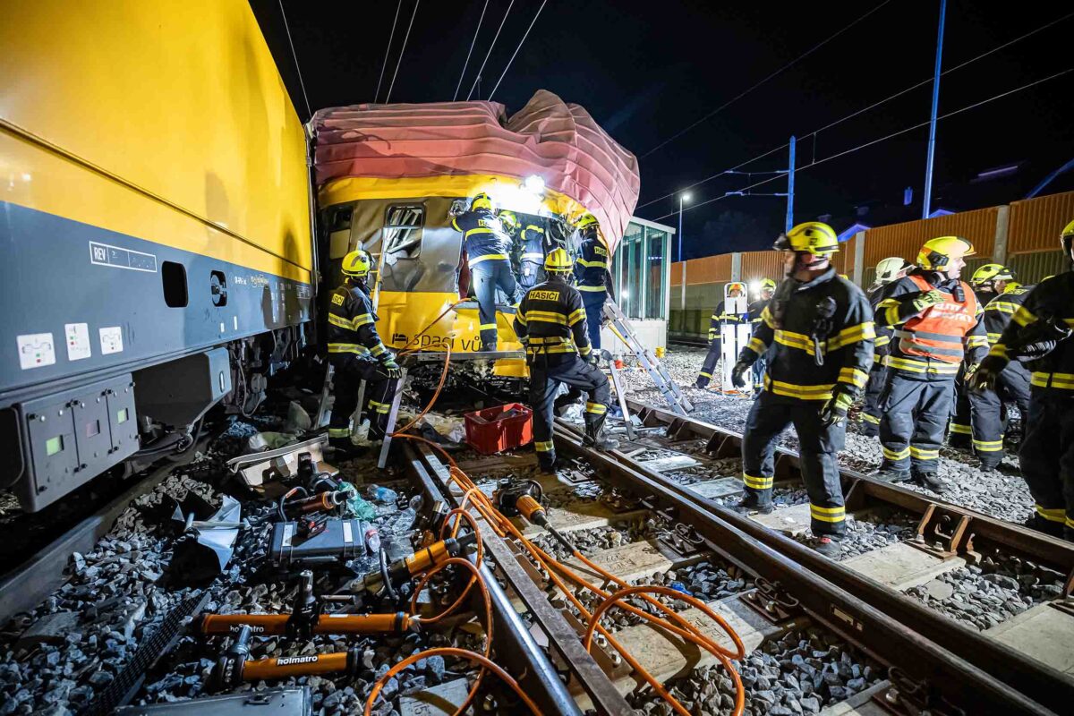 Nehoda vlaku v Pardubicích. Foto: Michal Fanta, HZS