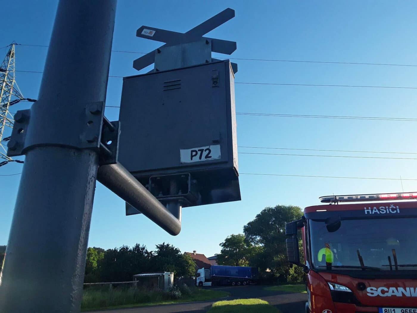 Nehoda auta a vlaku v Zelené na Chomutovsku. Foto: HZS