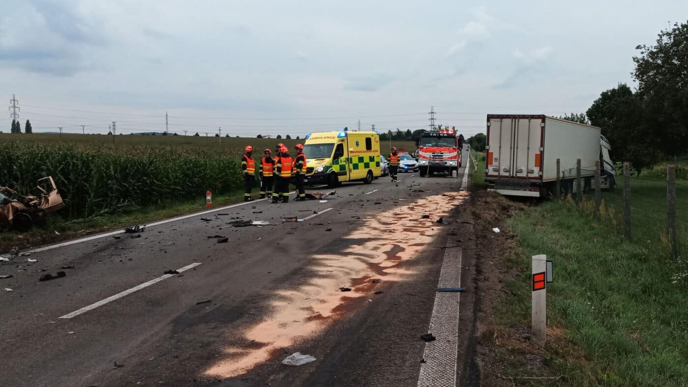 Tragická nehoda u Otrokovic na Zlínsku. Foto: HZS