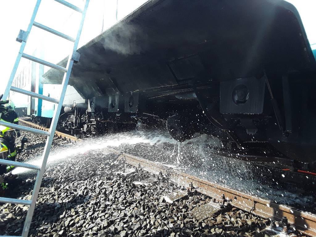 Požár vlaku Arriva v Zákupech. Foto: HZS