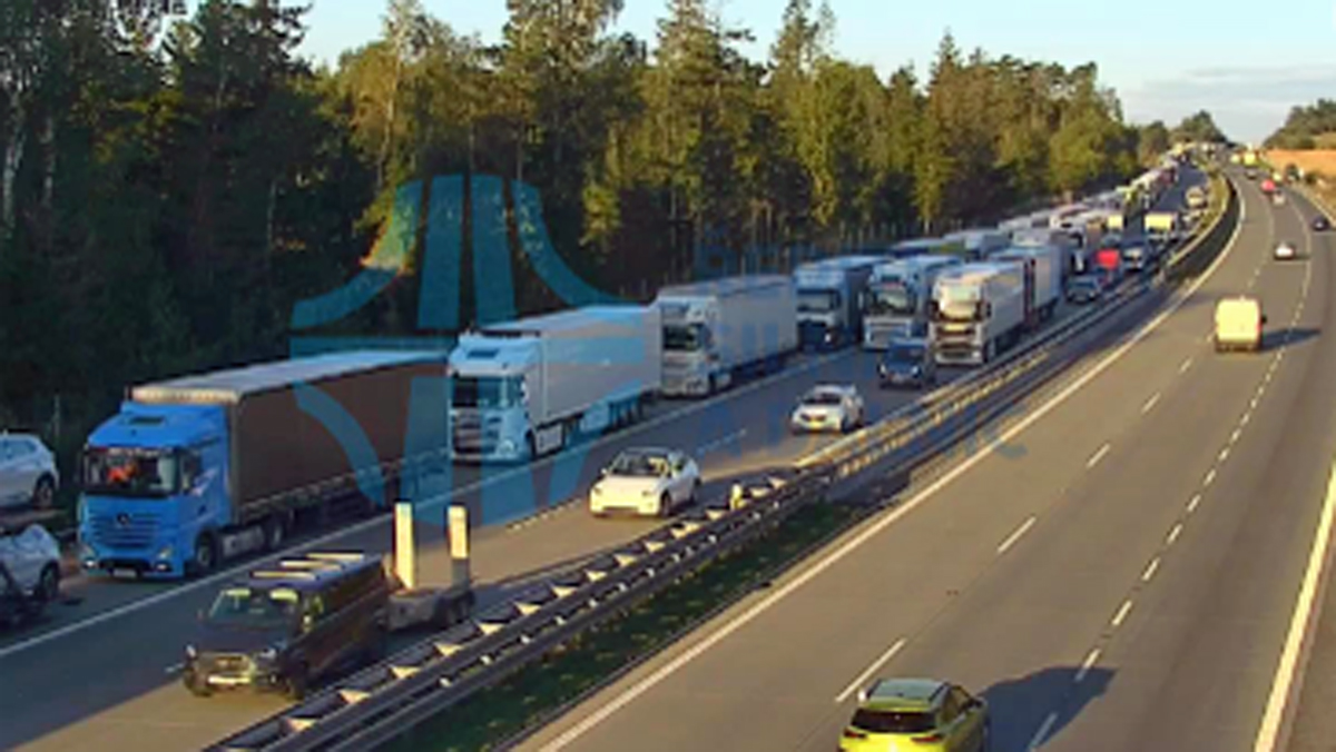 Před nehodou se směrem na Brno tvoří dlouhé kolony. Zdroj: ŘSD