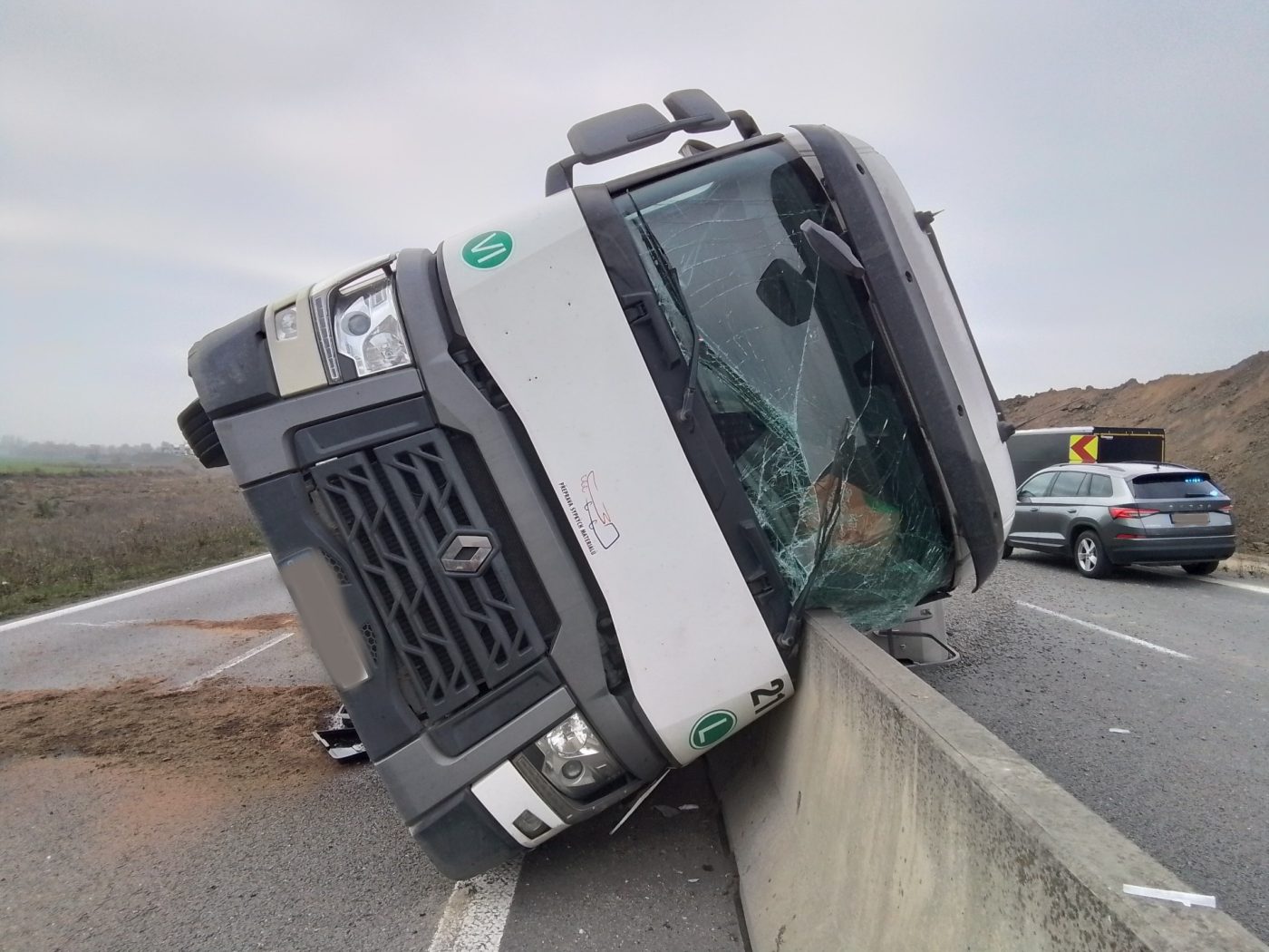 Tragická nehoda kamionu a auta u Olomouce. 