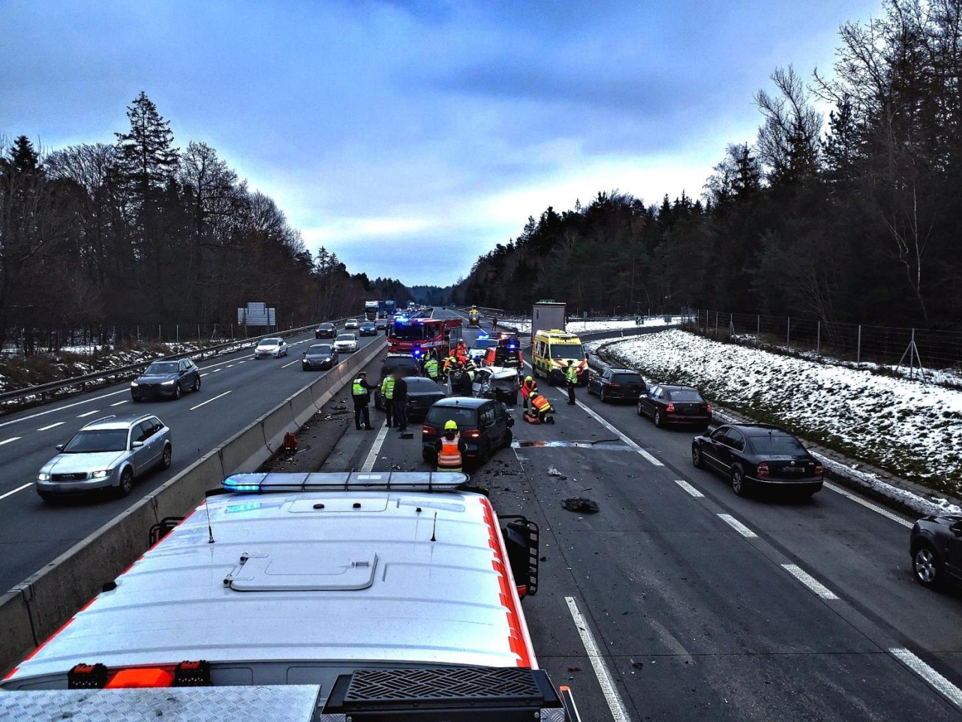 Nehoda na D1 u Devíti křížů. Foto: HZS / Filip Venclovský
