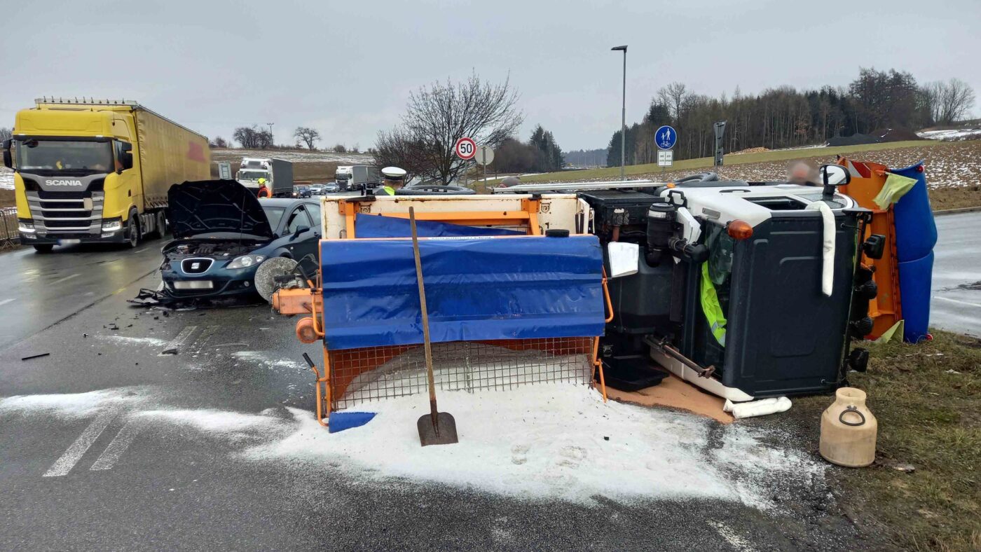 Nehoda u Kvasin. Foto: HZS