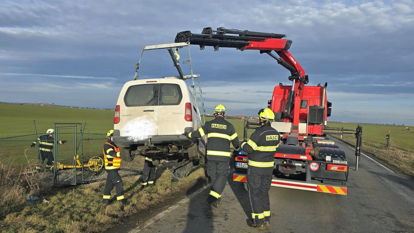 Nehoda u Horoměřic. Foto: HZS