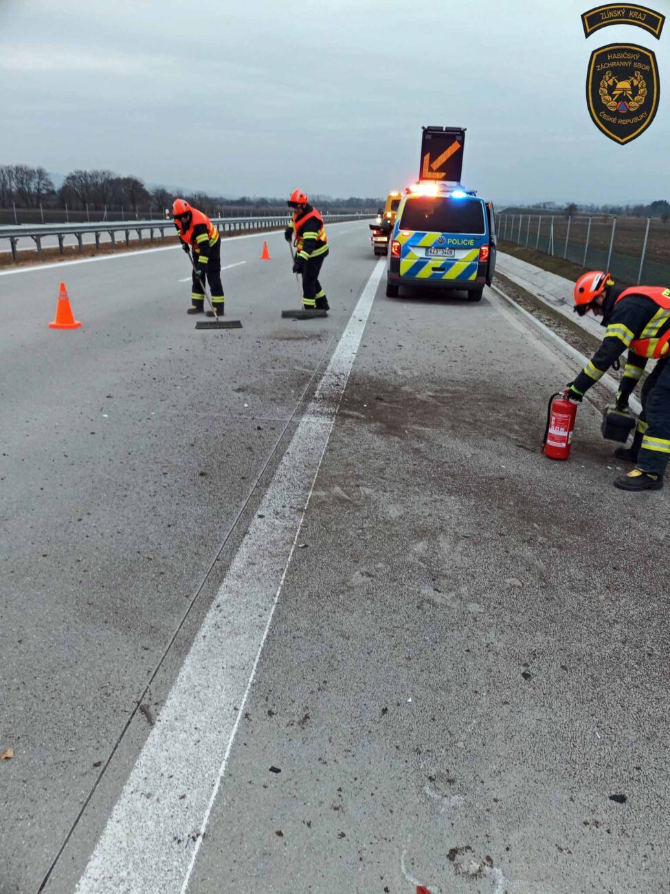 Nehoda na dálnici D49 u Pravčic.