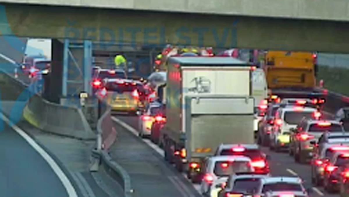 Nehoda na dálnici D1 u Mirošovic. Zdroj: ŘSD