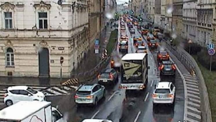 Ranní kolony v Praze. Zdroj: ŘSD