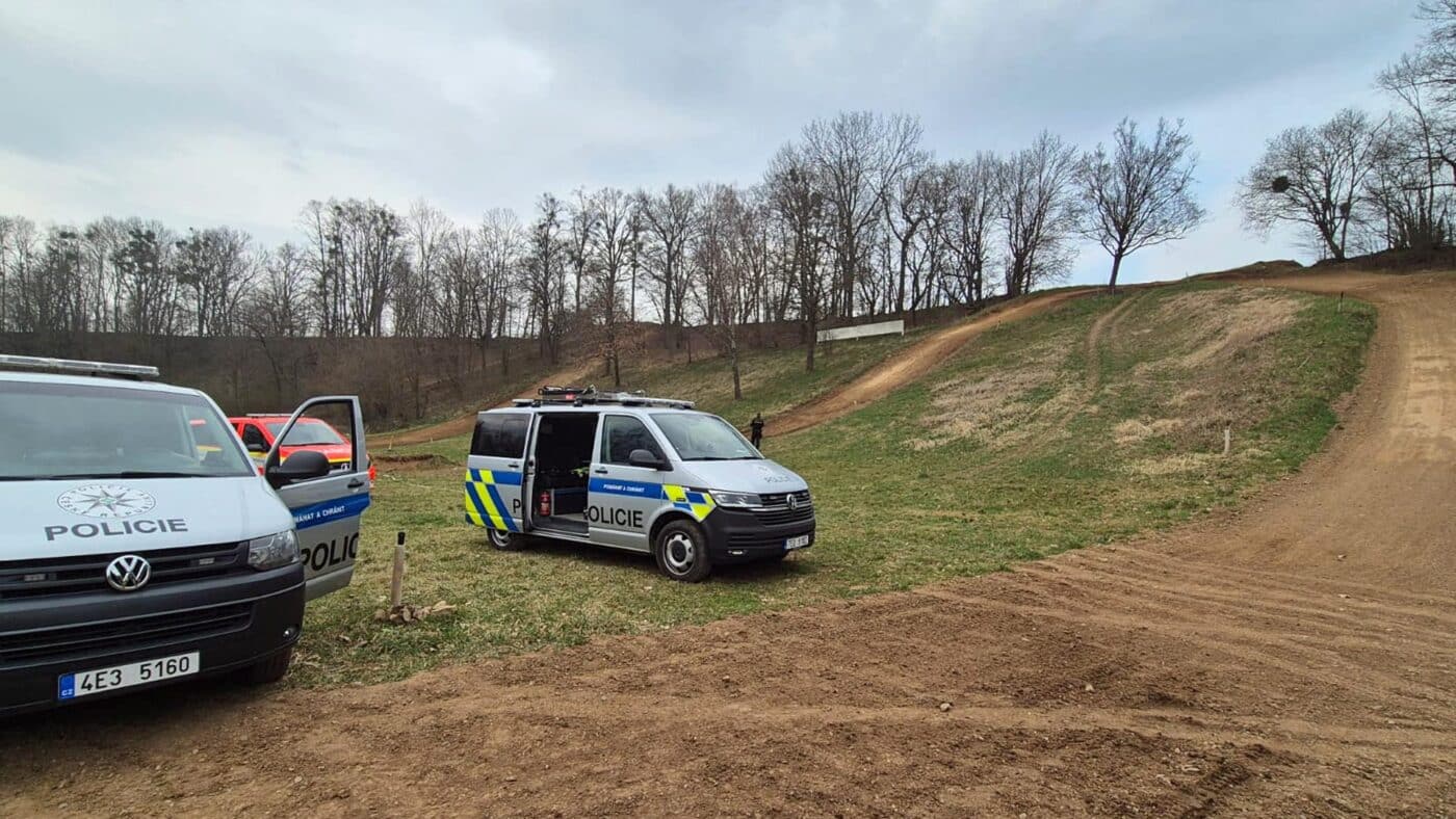 Na motokrosu v Benátkách u Litomyšle zemřel jeden z jezdců. Foto: PČR