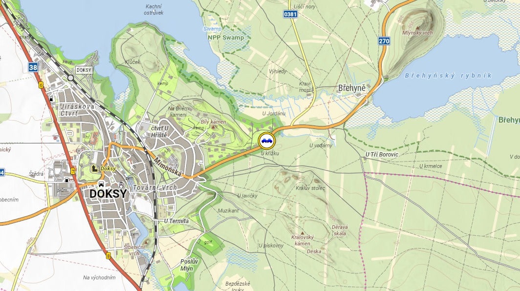 Nehoda Octavie v Doksech. Foto: HZS