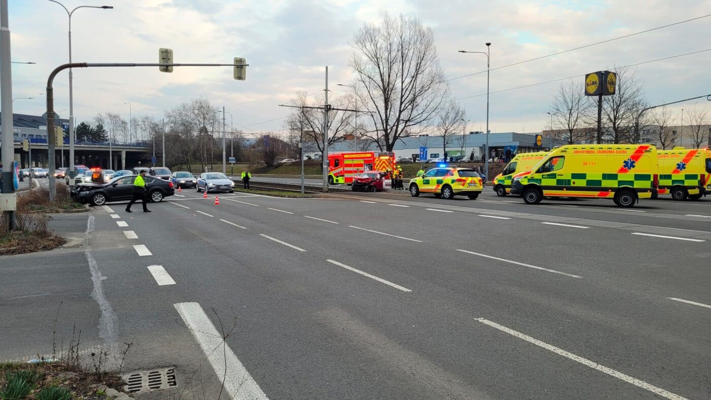 Vážná nehoda v Ostravě. Foto: HZS
