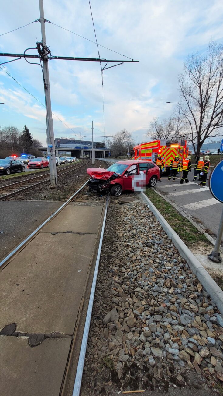 Vážná nehoda v Ostravě. Foto: HZS